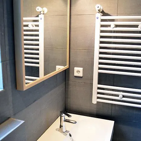 Cosy Modern Studio @ Best Location דירה